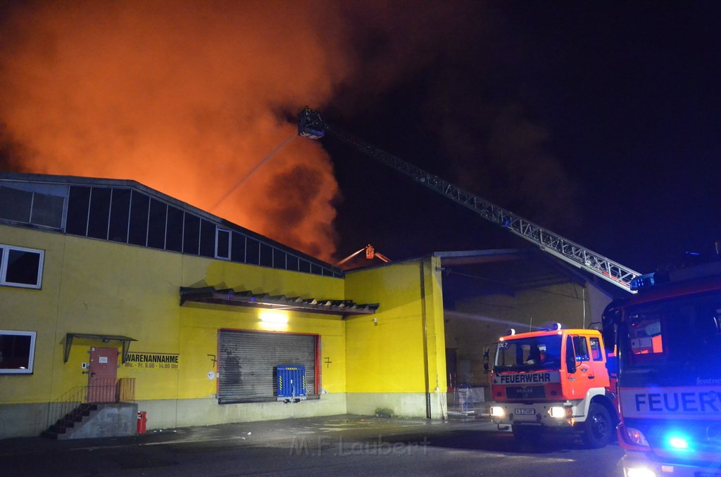 Grossfeuer Poco Lager Koeln Porz Gremberghoven Hansestr P068.JPG - Miklos Laubert